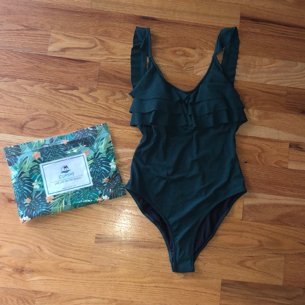 One piece woman’s baths suit